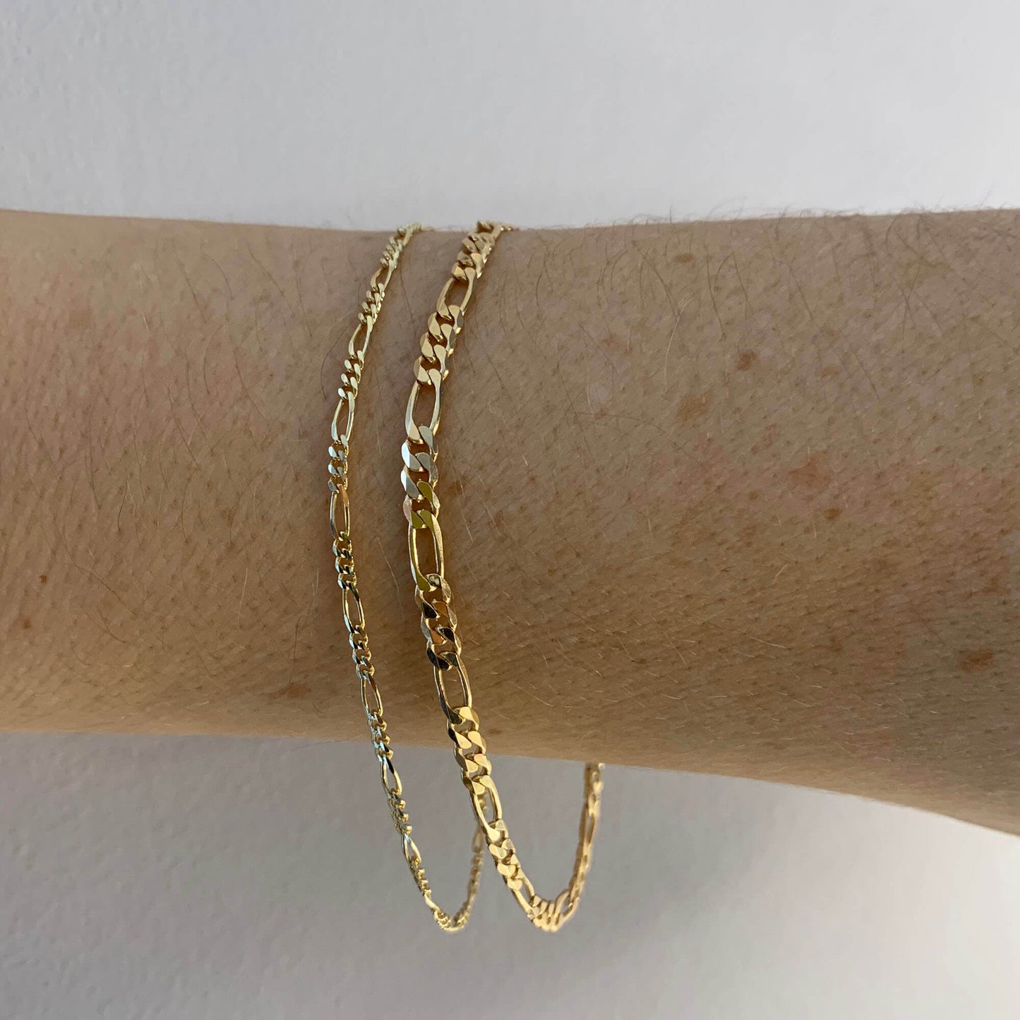 9K GOLD FINE DIAMOND CUT FIGARO CHAIN BRACELET