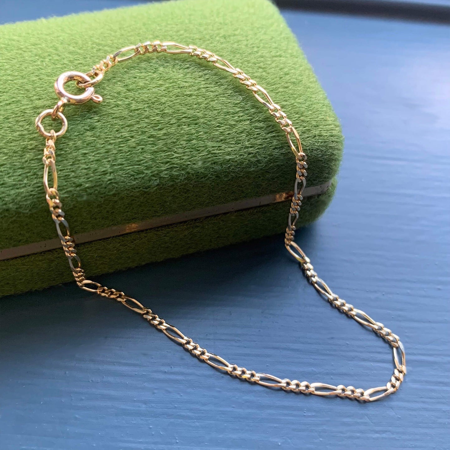 9K GOLD FINE DIAMOND CUT FIGARO CHAIN BRACELET
