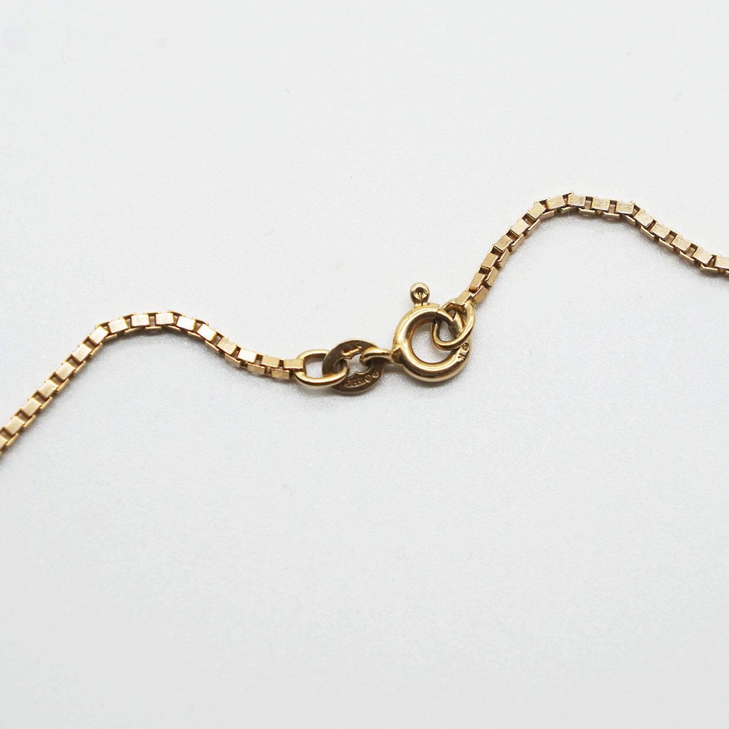 VINTAGE 9K 22 INCH GOLD BOX CHAIN NECKLACE