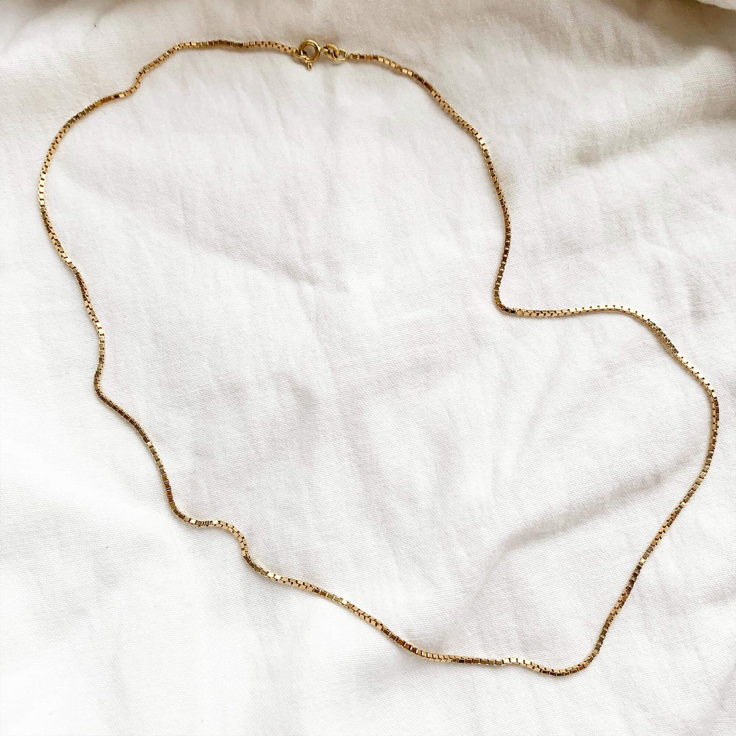 VINTAGE 9K 22 INCH GOLD BOX CHAIN NECKLACE