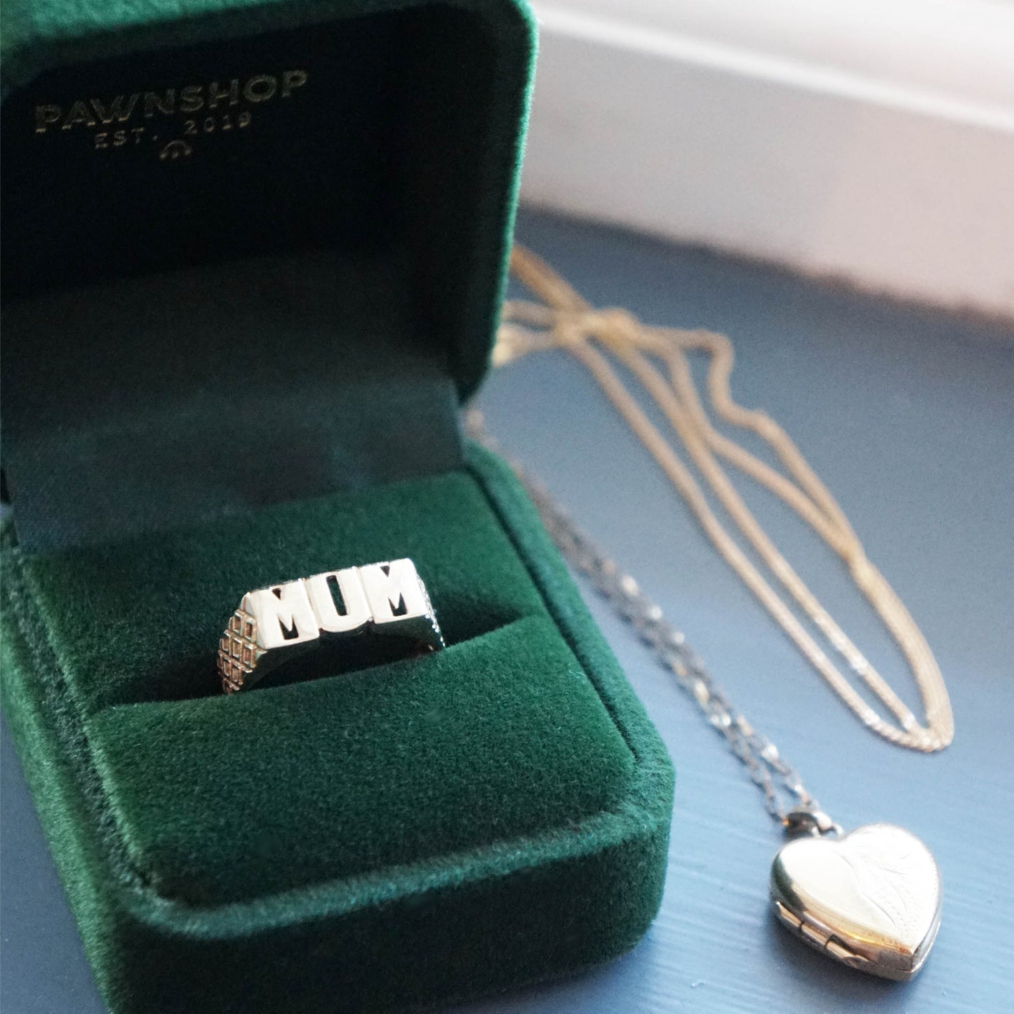 VINTAGE 9K GOLD GEO MUM RING