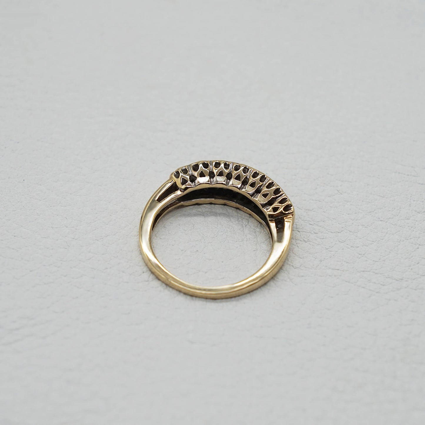 VINTAGE 9K GOLD DIAMOND SET BAND RING