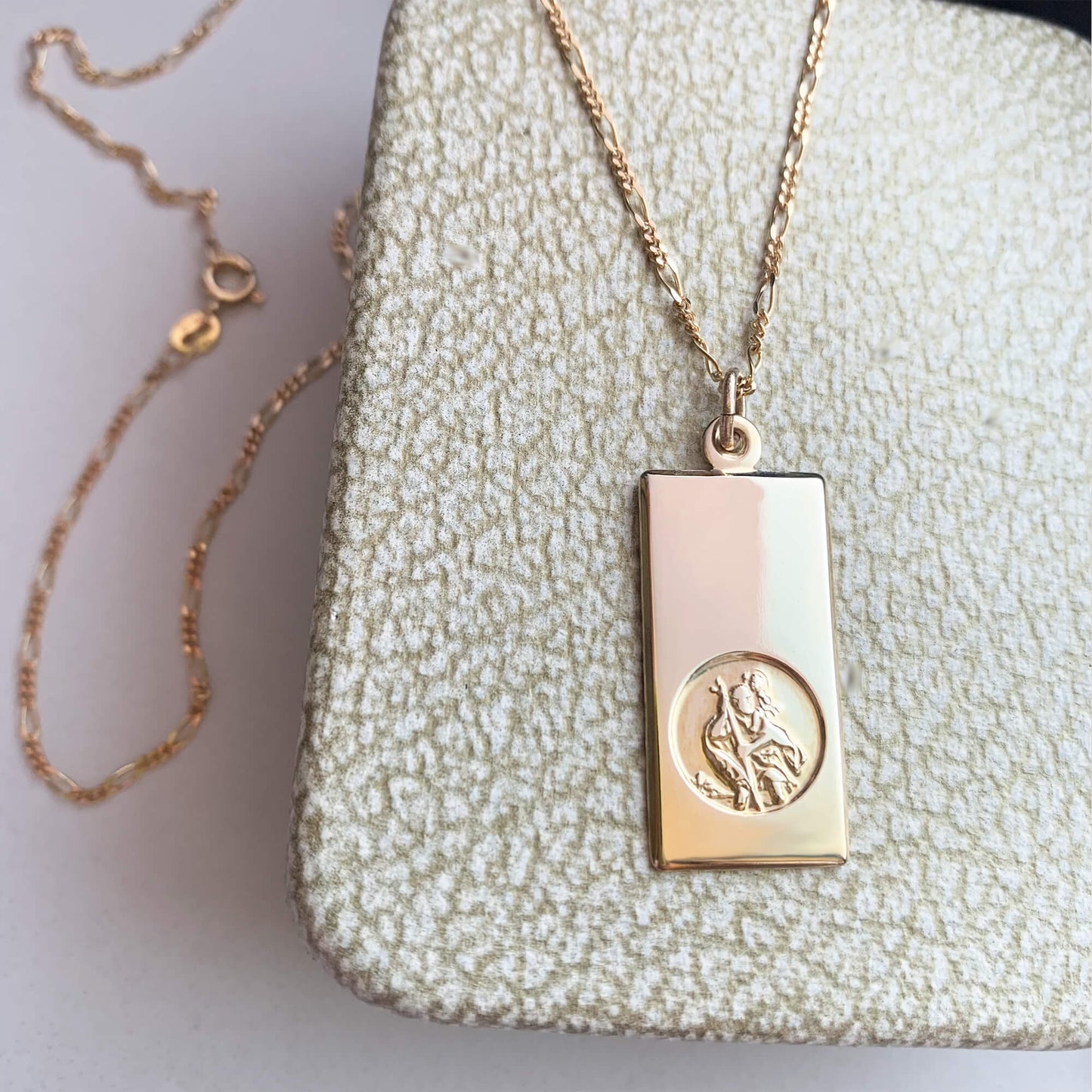 9K GOLD ST CHRISTOPHER INGOT NECKLACE