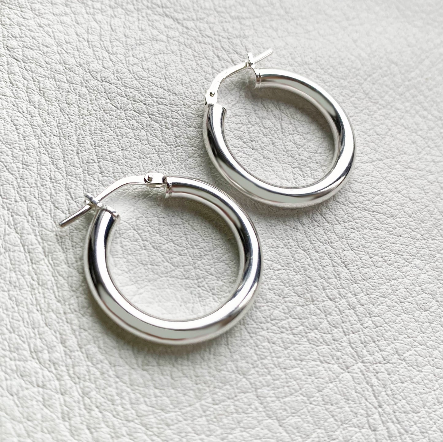 STERLING SILVER SMALL CHUNKY HOOP EARRINGS