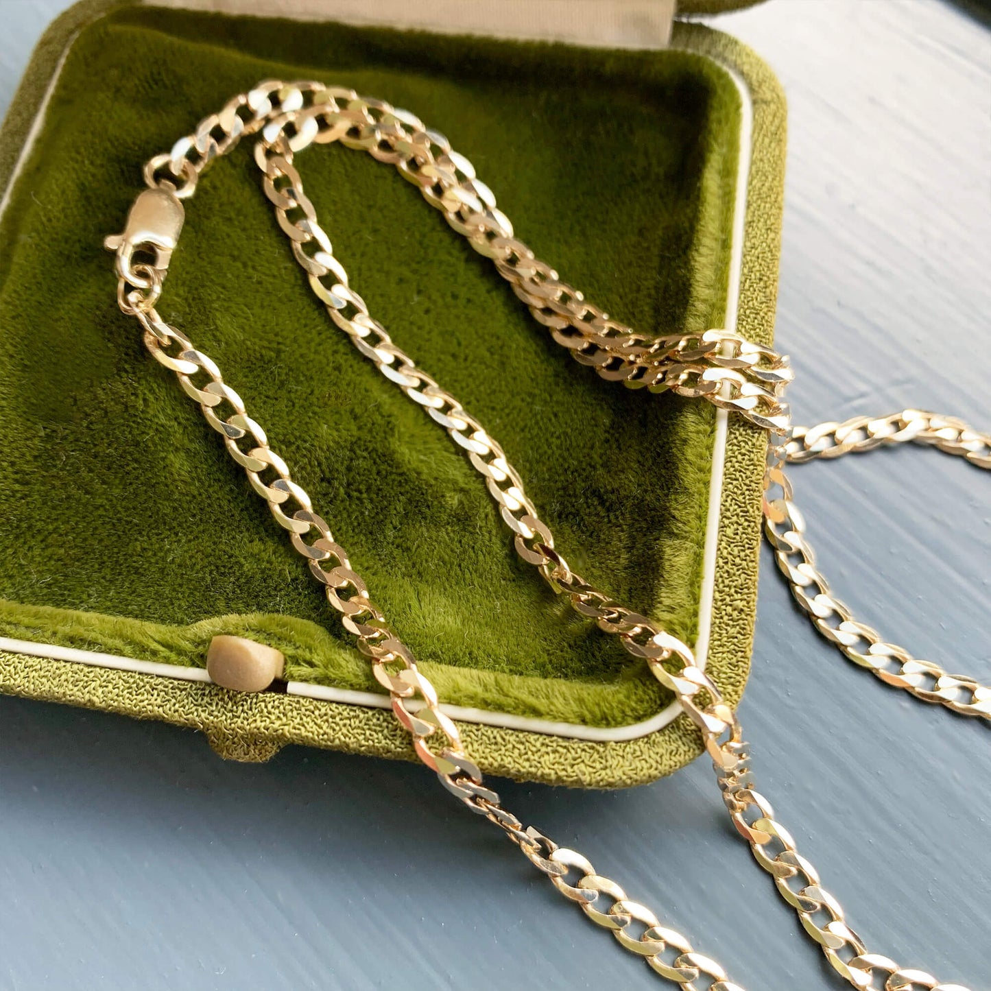 9K GOLD CURB CHAIN NECKLACE
