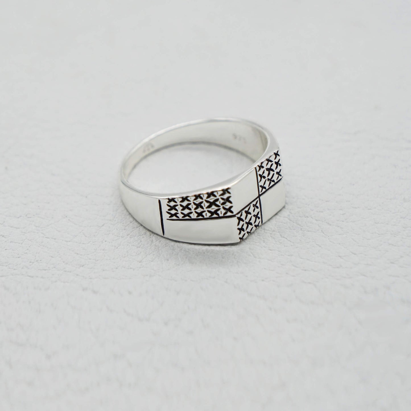 PAWNSHOP SIGNATURE CHECKERBOARD SIGNET RING