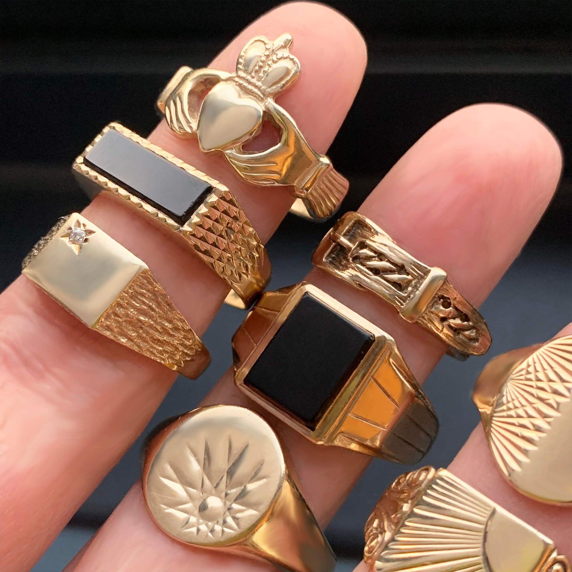 VINTAGE 9K GOLD 70S SUNBURST SIGNET RING PAWNSHOP